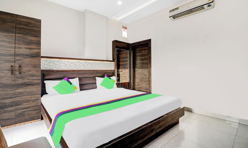 Deluxe Room - Photo 2