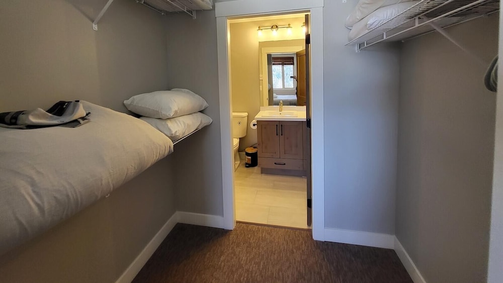 Townhome, 2 Bedrooms photo 3
