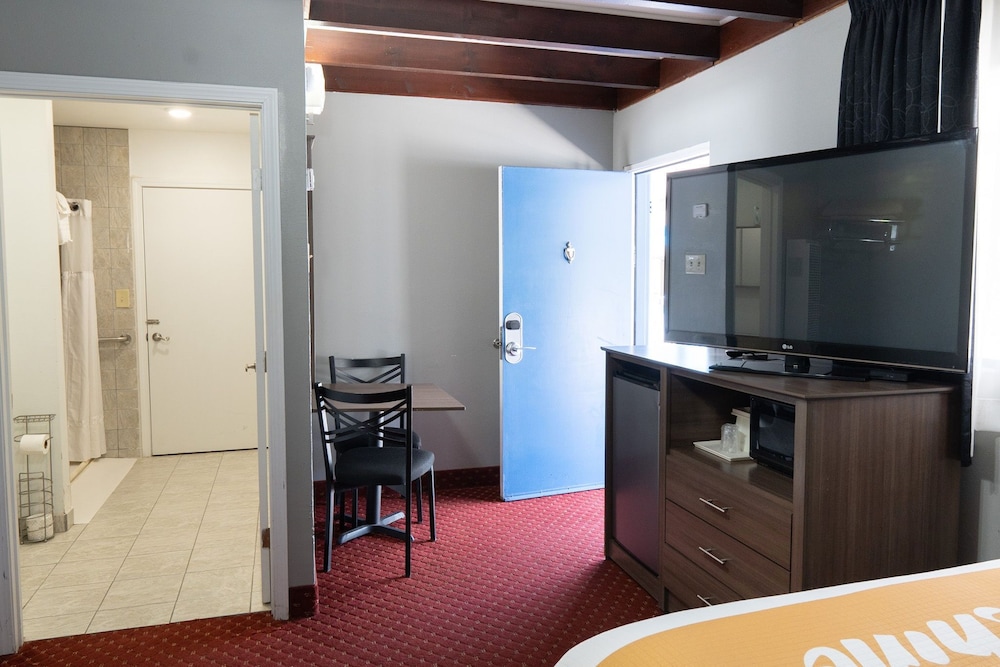 Standard Double Room, 2 Double Beds photo 2