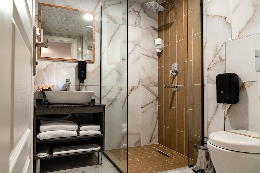 Standard Double Room - Photo 7