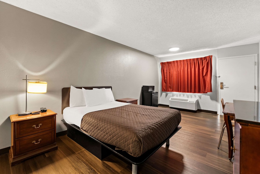 Room, 1 Double Bed, Smoking - Photo 3