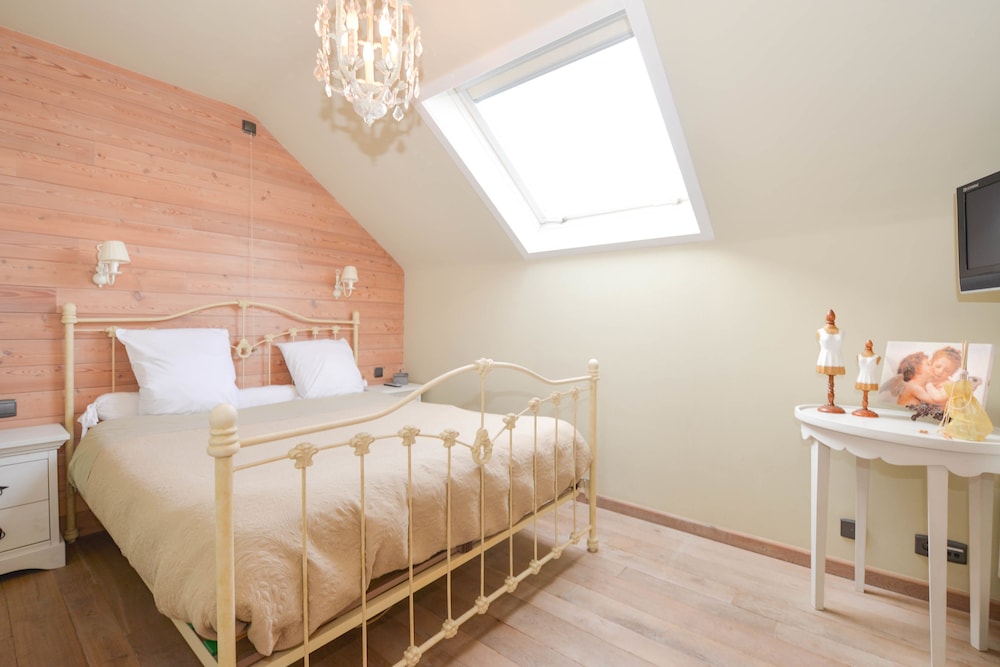 Double Room (L'Espoir) photo 3