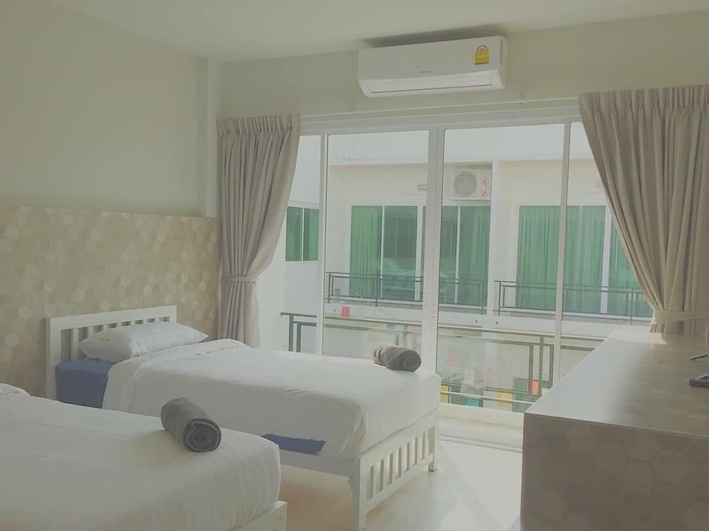 Superior Twin Room with Balcony photo 3