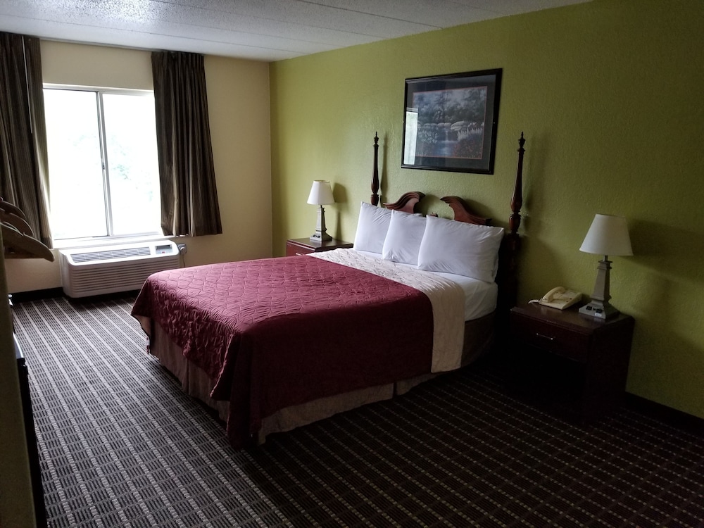 Room, 1 Queen Bed, Accessible, Non Smoking (Mobility Accessible) photo 2