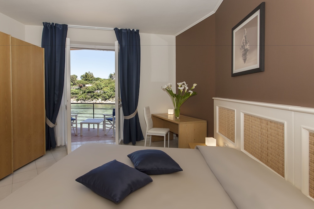 Quadruple Room photo 1