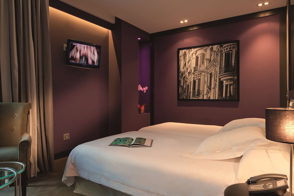Standard Double or Twin Room - Photo 10