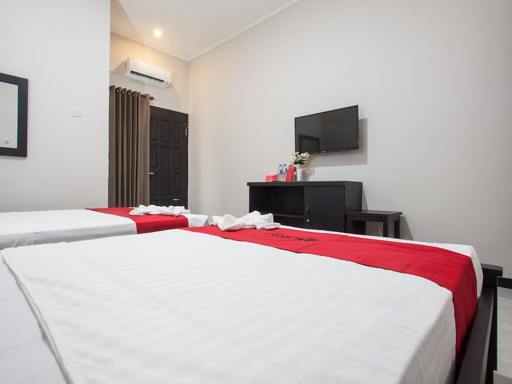 Premium Twin Room - Photo 2