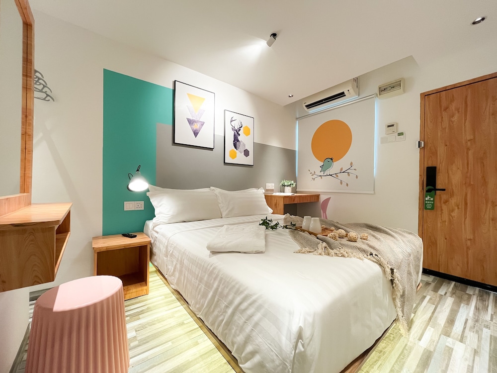 Deluxe Queen Room