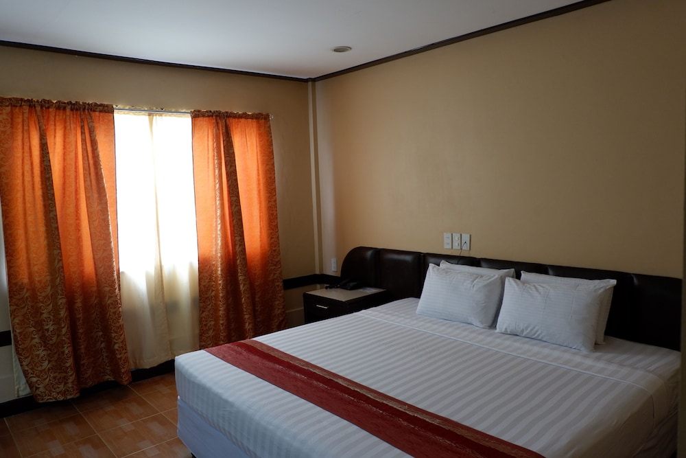 Deluxe Room, Pool View - Photo 8