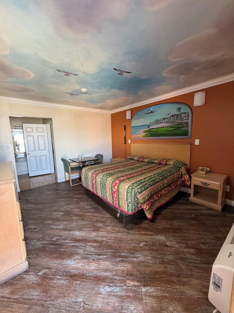 Single Room photo 2