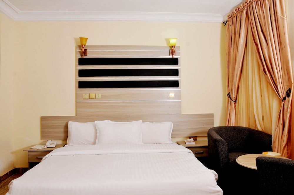 Apartment, 2 Bedrooms - Photo 1