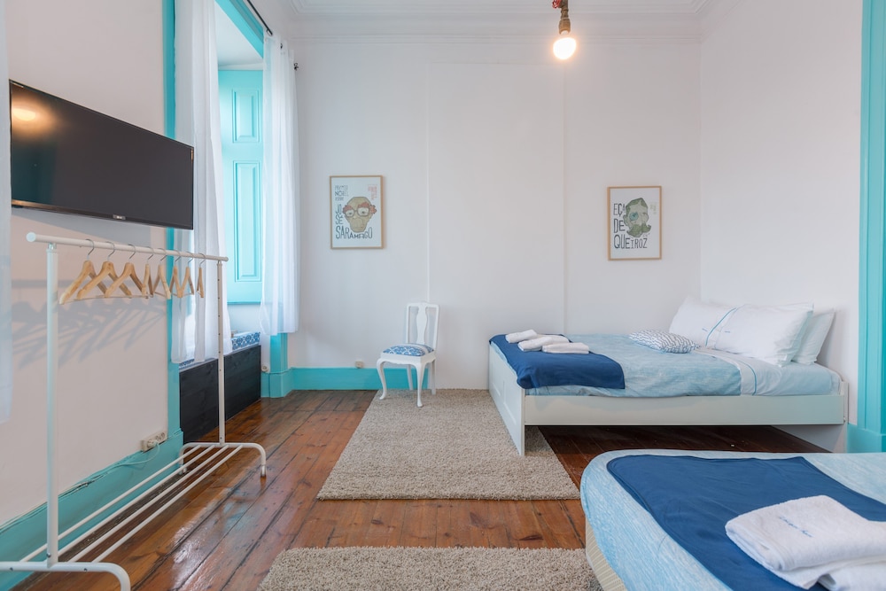 Deluxe Quadruple Room with private toilet photo 2