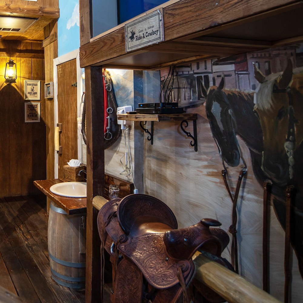 Room (Wild West) - Photo 6