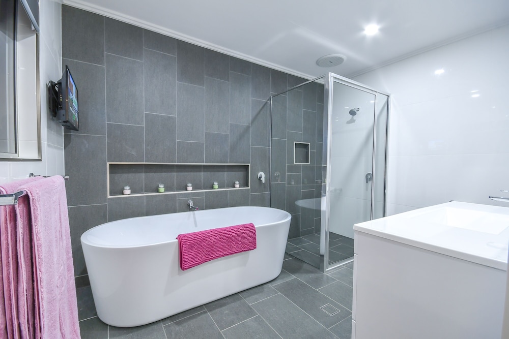 Luxury Double Room, Non Smoking, Ensuite photo 2