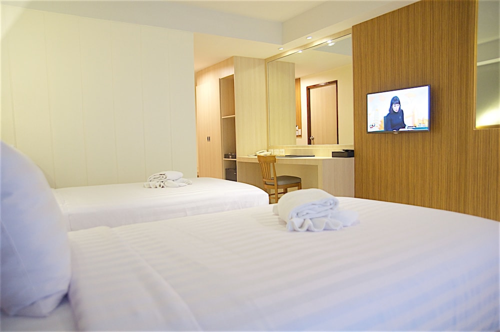 Superior Twin Room (Non-Smoking) photo 3