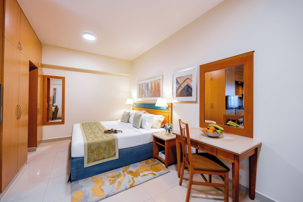 Premier Studio - Golden Sands 3 photo 2