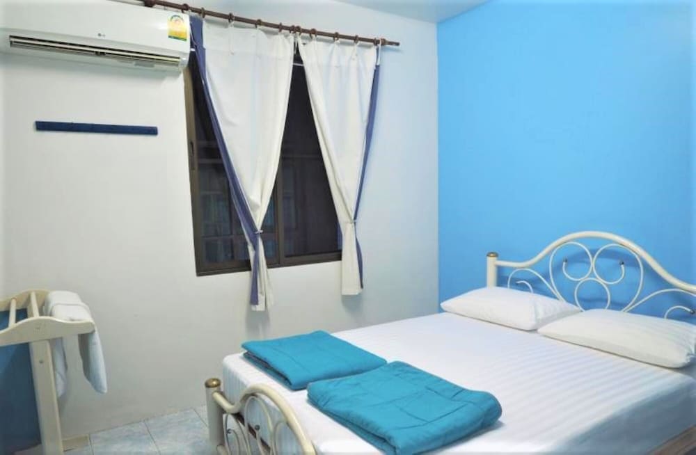 Private room, Shared Bathroom (Air condition) photo 1