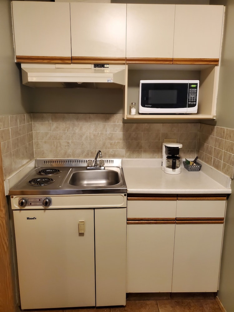 Double Room, 2 Queen Beds, Kitchenette, Non Smoking photo 3
