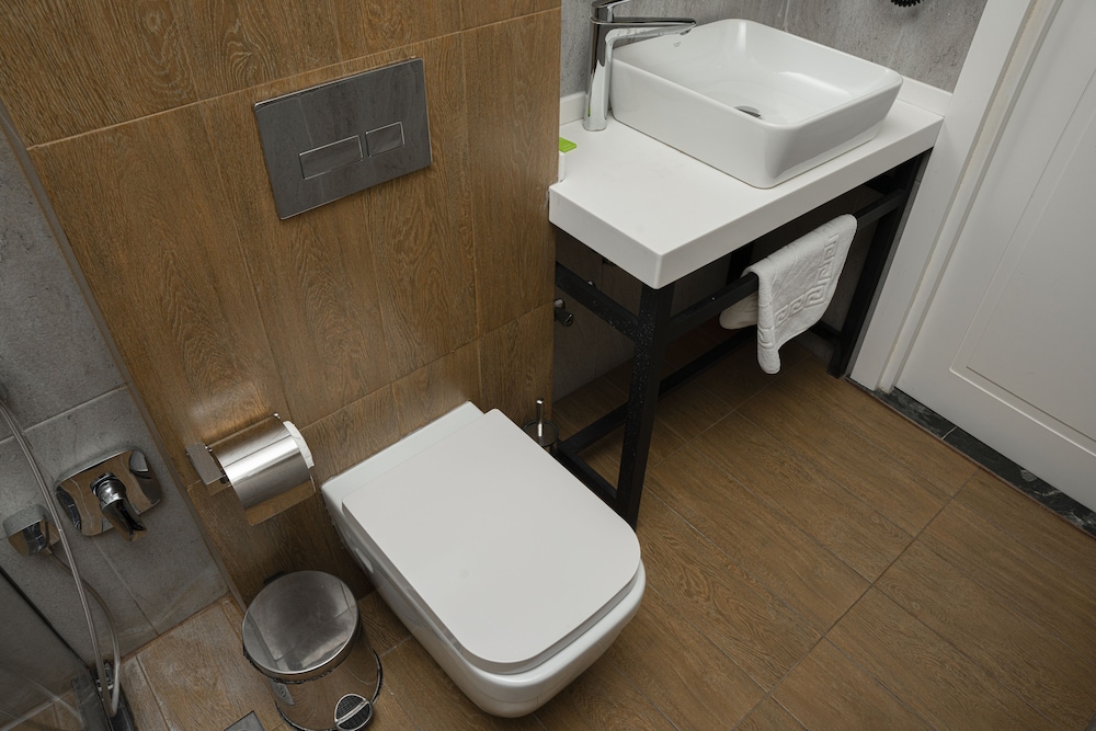 Standard Double or Twin Room - Photo 14