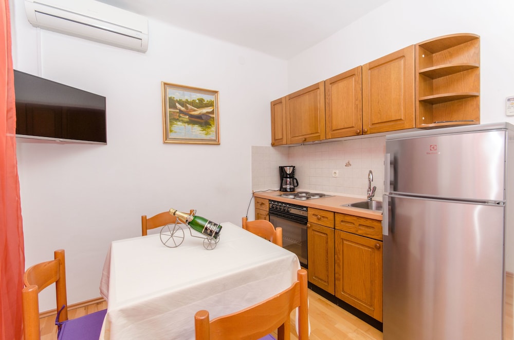 Apartment (A2)