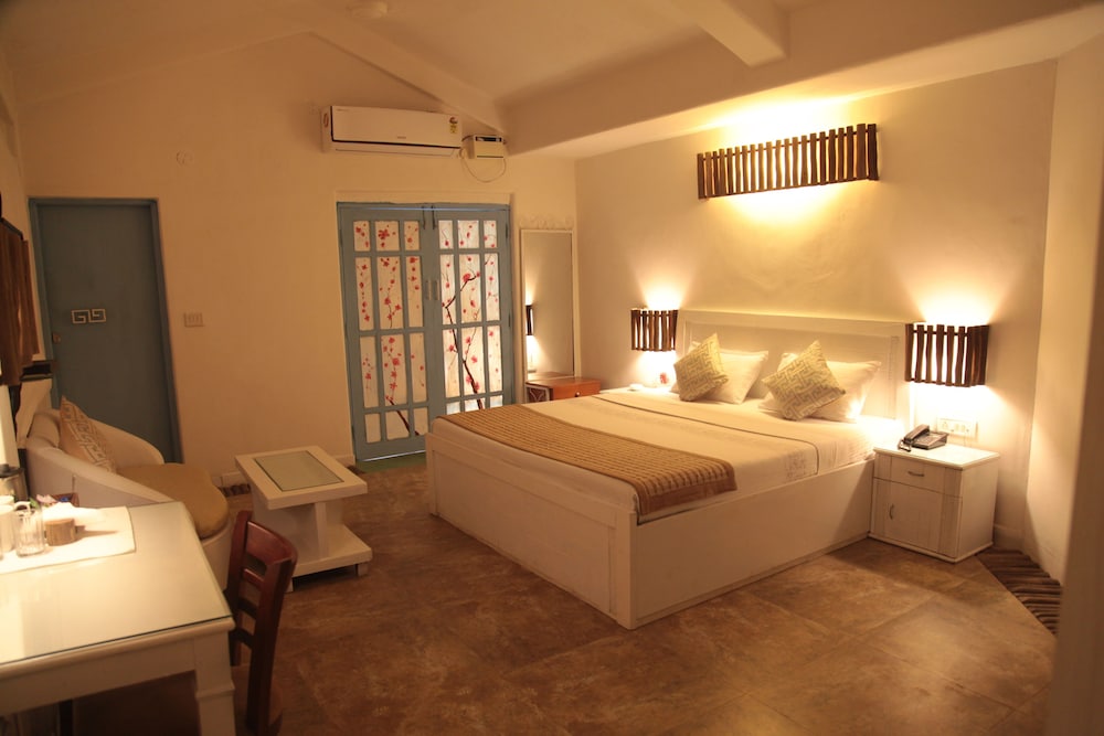 Premium Room, 1 King Bed, Smoking