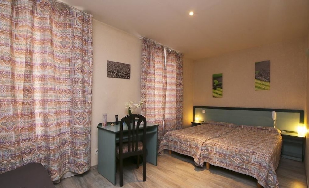 Standard Twin Room photo 2