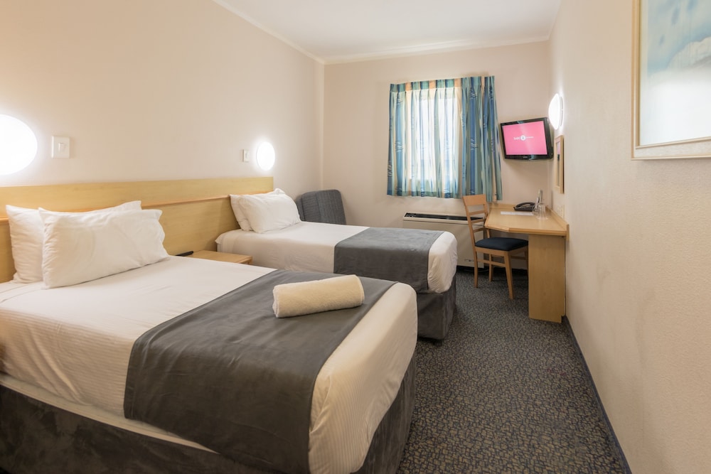 Twin Room, Non Smoking photo 1