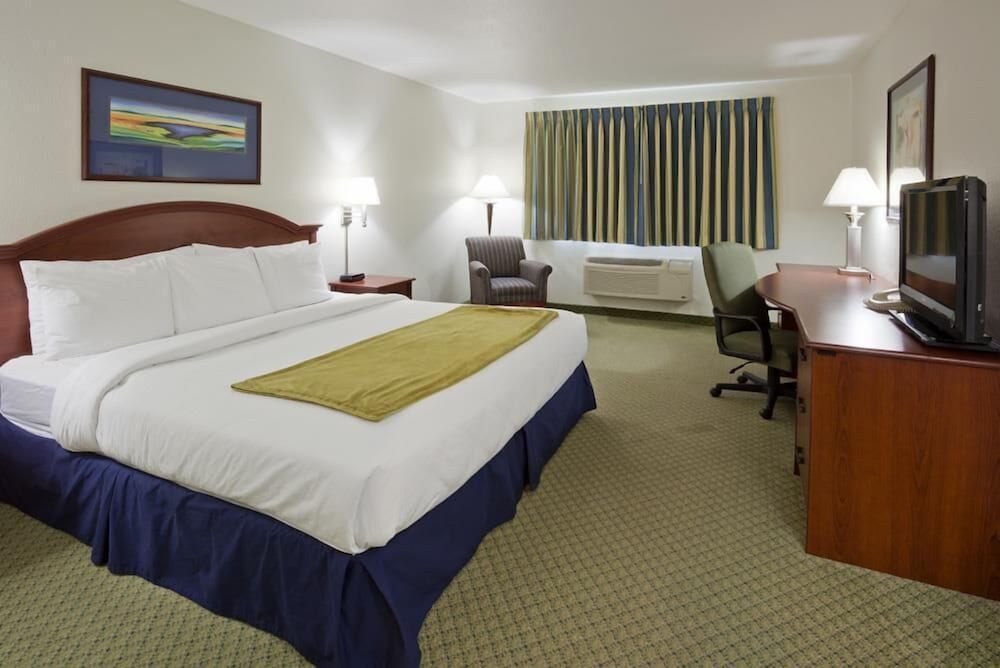Standard Room, 1 King Bed, Accessible, Non Smoking