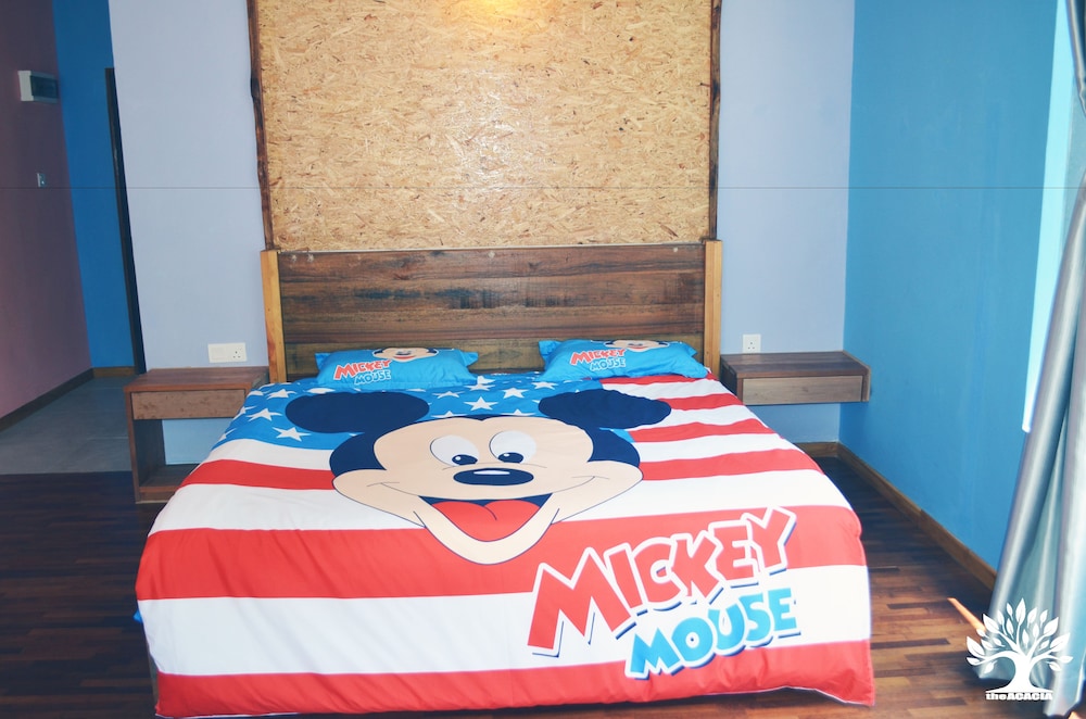 Bachelor Pad Room photo 3