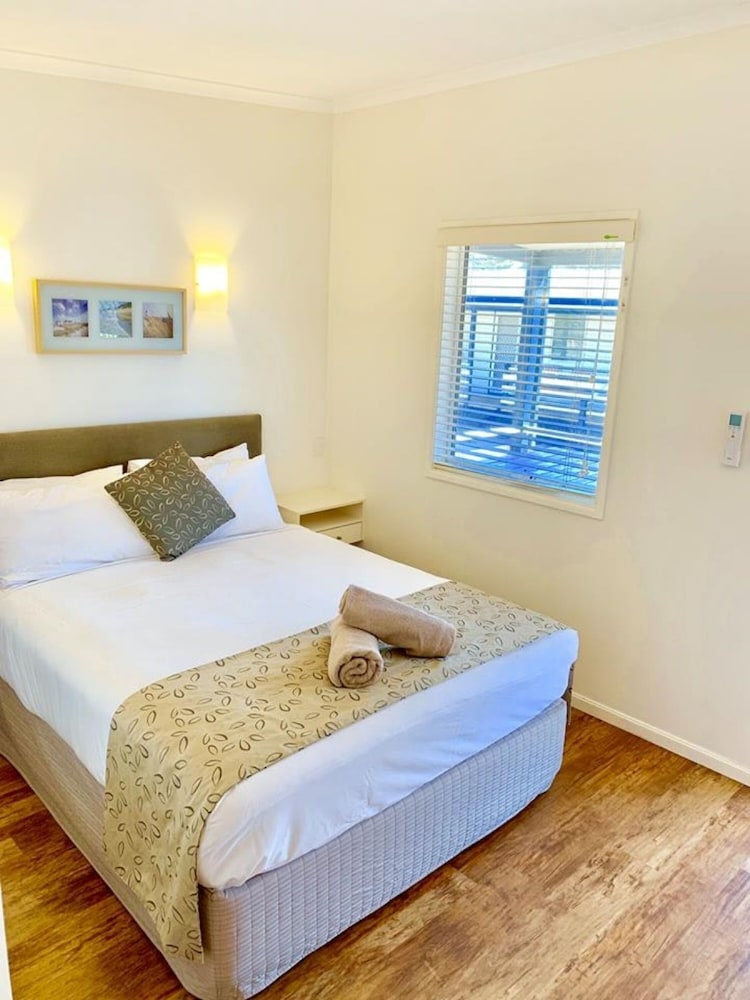 Standard Studio, Non Smoking, Balcony (Motel Room) photo 1
