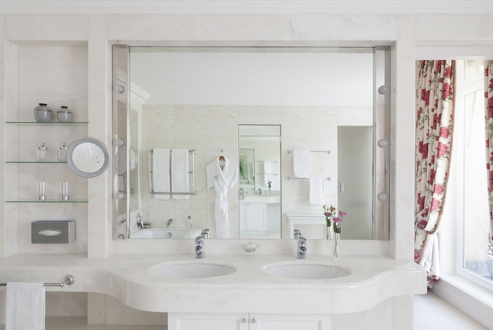 Paris Suite photo 2