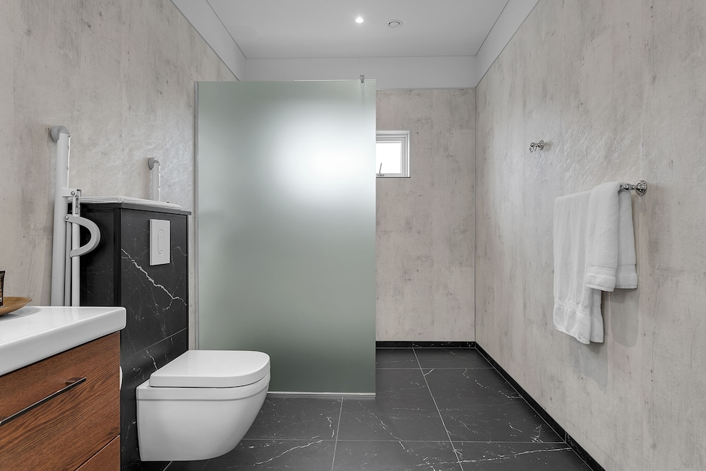 Gallery Suite - Photo 19