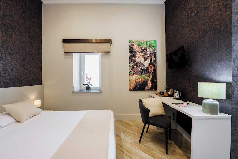 Deluxe Double Room, 1 Queen Bed, Non Smoking, Tower