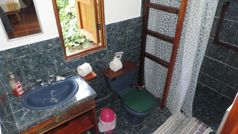 Traditional Quadruple Room, 2 Double Beds, Refrigerator, Garden View (#3 Y #4) photo 2