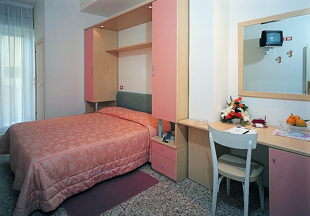 Deluxe Single Room, Balcony photo 2