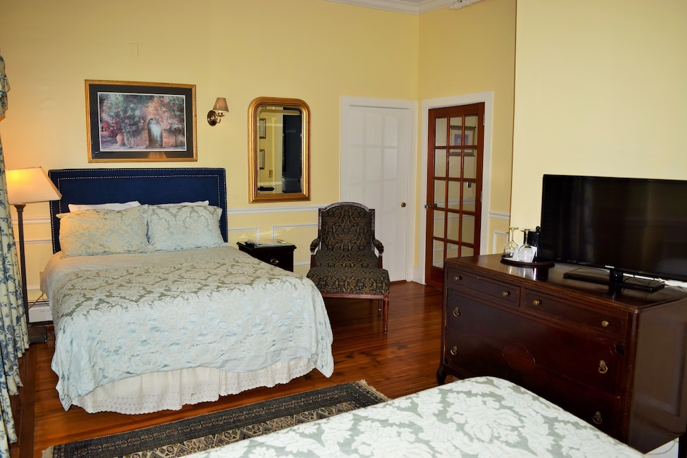 Room, Private Bathroom (Queen/Queen) photo 1