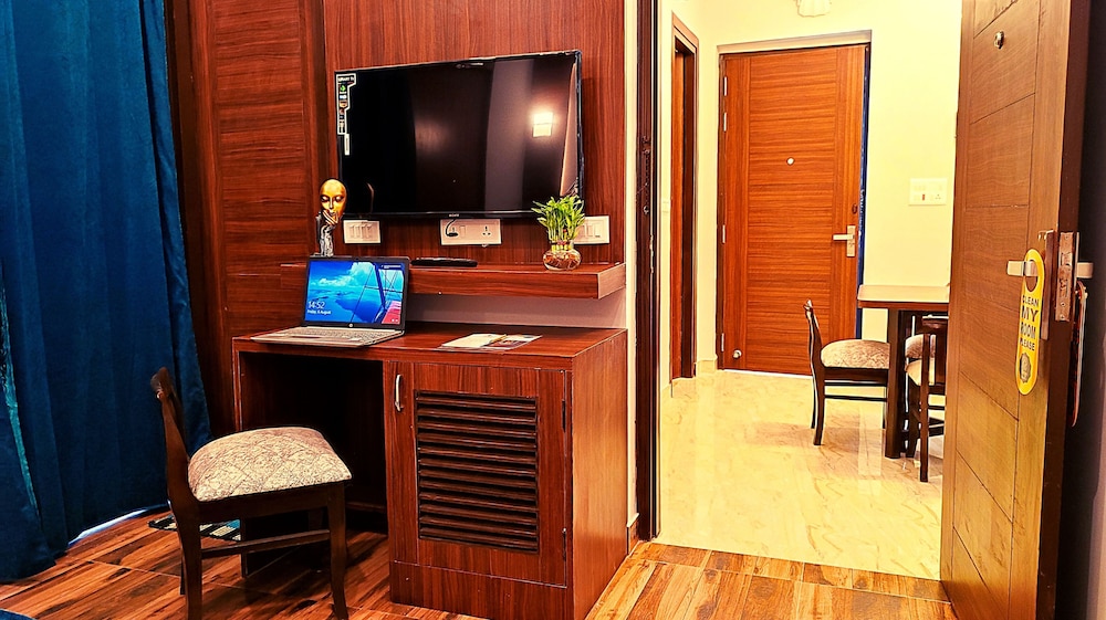 Executive Room, Balcony - Photo 16