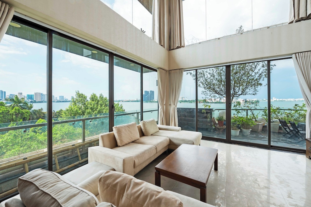 Presidential Duplex, Balcony, Lake View