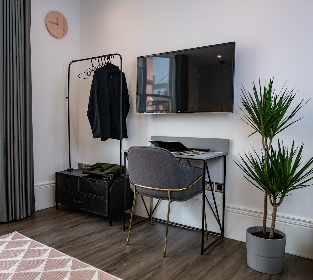 Classic Apartment, Ensuite, City View (Studio Apartmment 10) - Photo 2