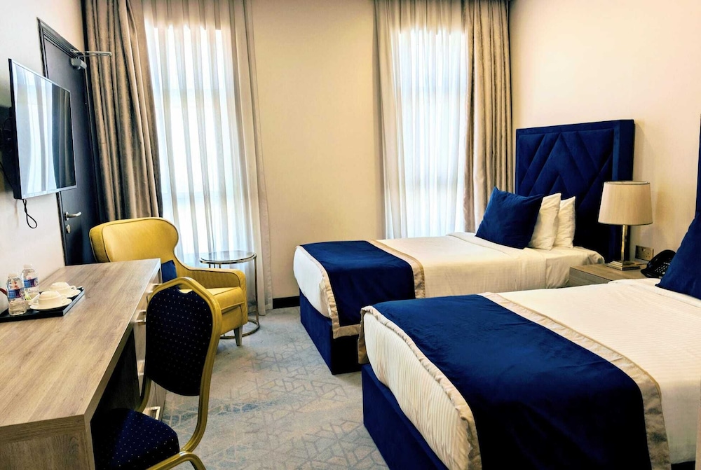 Deluxe Twin Room photo 3