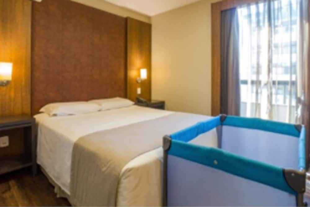 Superior Room, Multiple Beds, City View - Photo 3