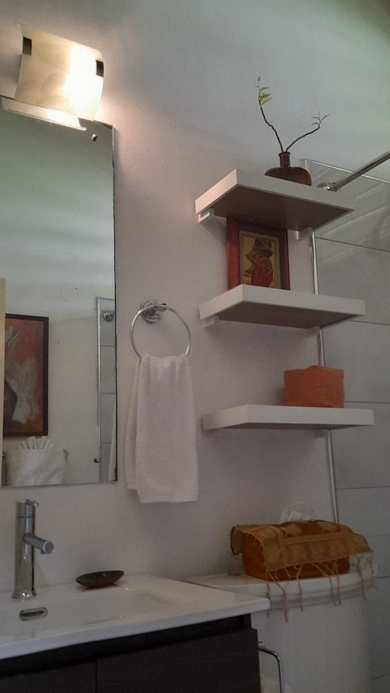 Deluxe King Room photo 2