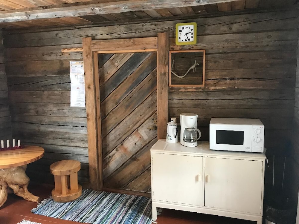 Economy Tree House photo 3