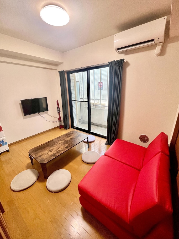 Basic Apartment photo 1