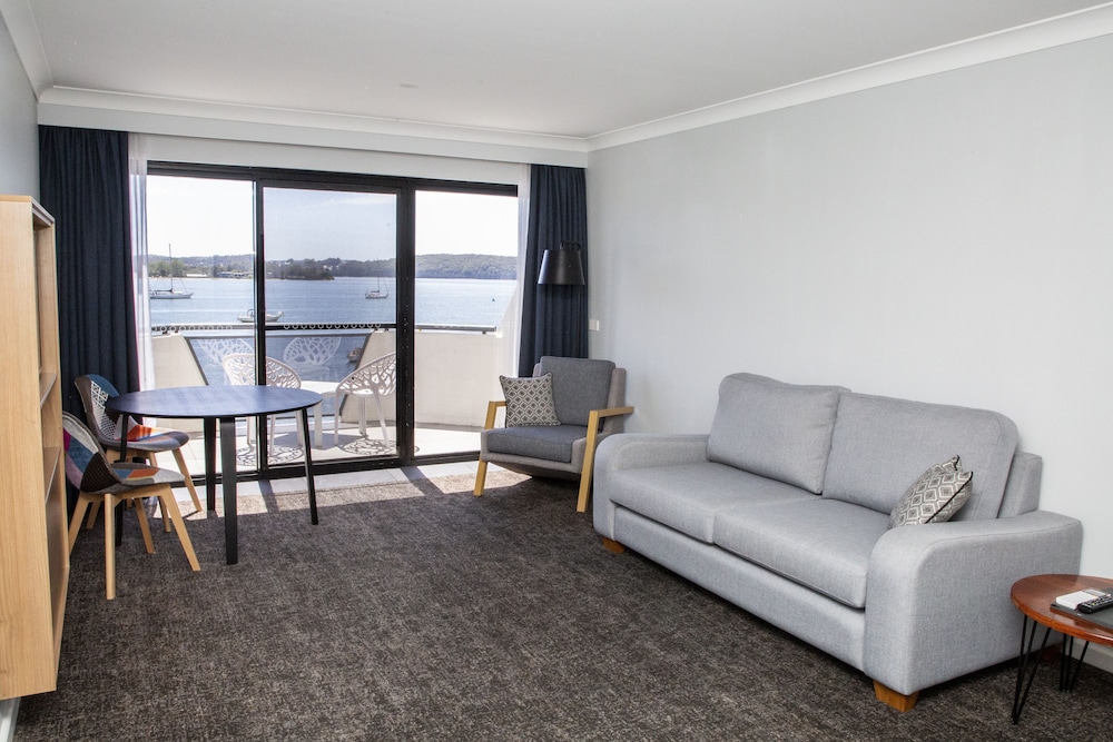 Waterside King Suite photo 2