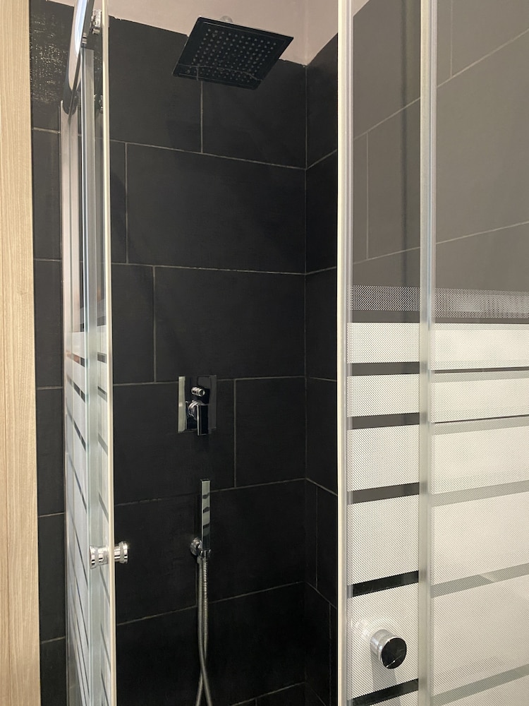 Economy Double Room, 1 Double Bed, Private Bathroom photo 3
