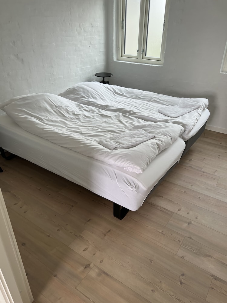 Basic Apartment photo 1