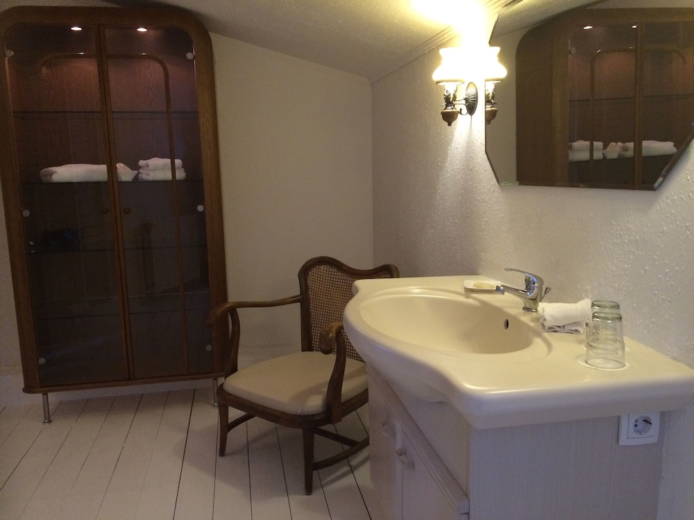 Standard Double Room photo 3