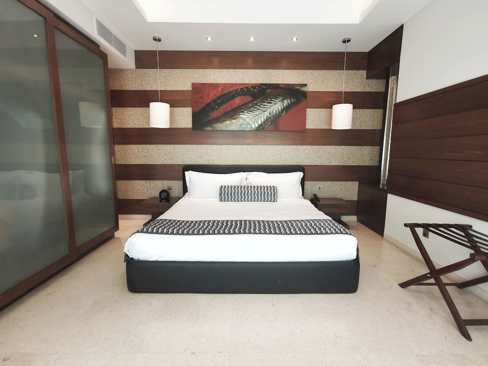 Polo View 1 Bedroom Villa with Private Pool (2+1)
