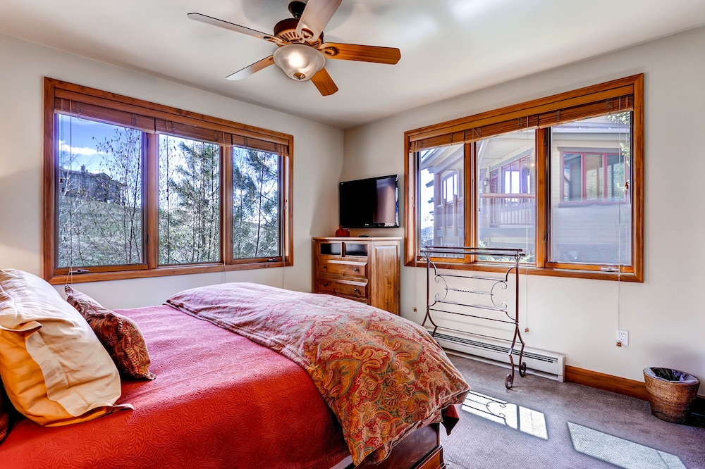 Condo, 4 Bedrooms